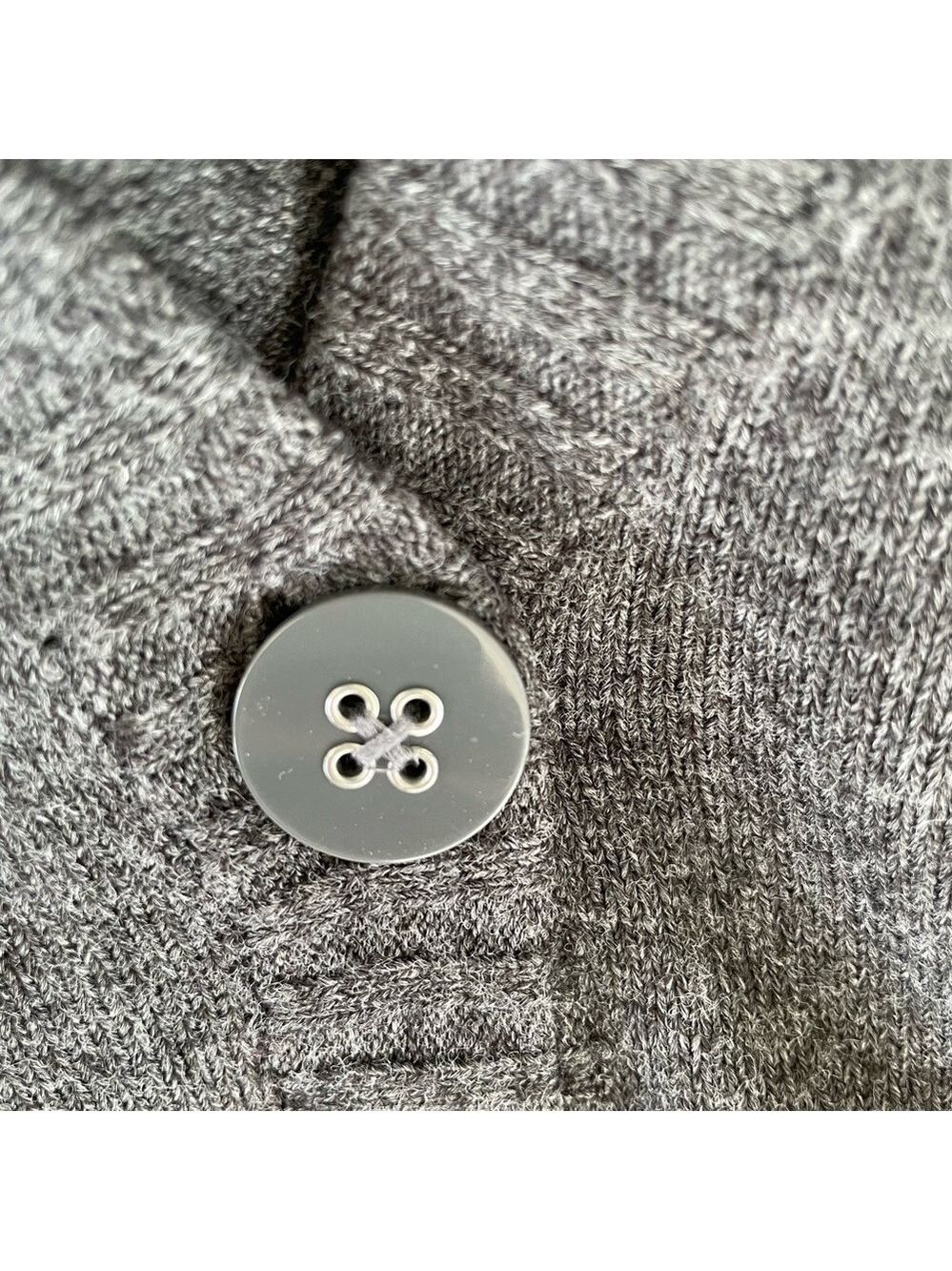 Bloomingdale’s Quotation Long Sleeve Button Front Sweater Size Medium - Picture 8 of 8